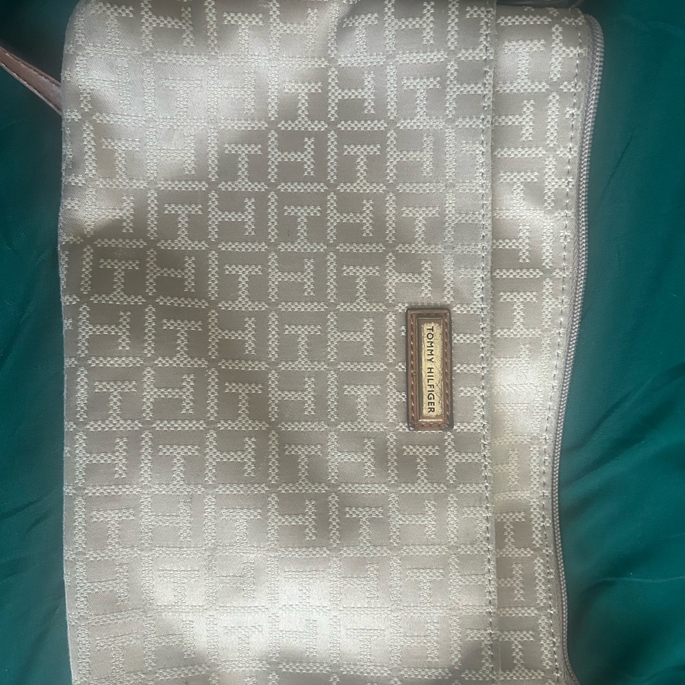 Tommy Hilfiger Monogram Clutch - Cream